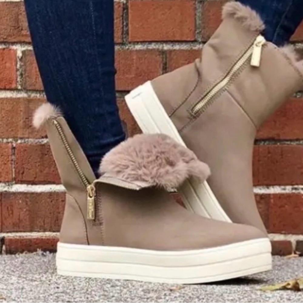 J Slides Women's Tan Fur-Lined Ankle Boots